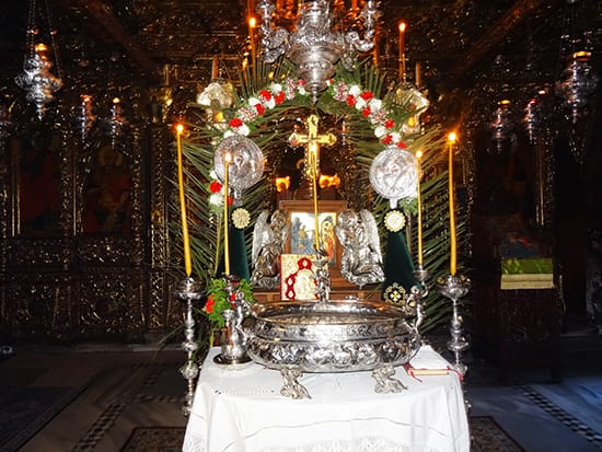 Ο μικρός αγιασμός στο Μοναστήρι μας και το πατροπαράδοτο “τα ριχτίκια του γουμένου”